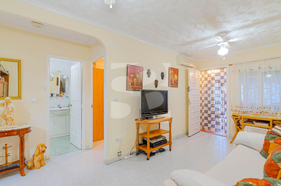 Row house - Resale - TORREVIEJA - Zona Carrefour