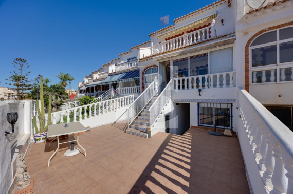 Row house - Resale - TORREVIEJA - Zona Carrefour