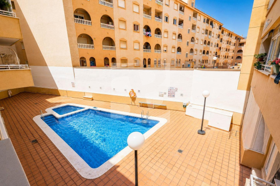 Apartamento - Segunda Mano - TORREVIEJA - Centro