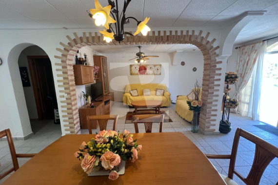Row house - Resale - TORREVIEJA - Zona Carrefour