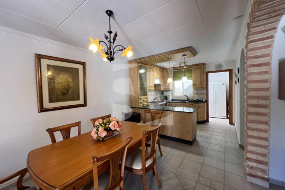 Row house - Resale - TORREVIEJA - Zona Carrefour