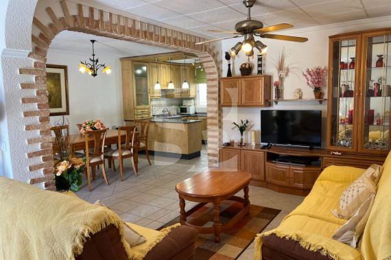 Row house - Resale - TORREVIEJA - Zona Carrefour