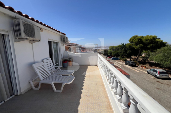 Row house - Resale - TORREVIEJA - Zona Carrefour