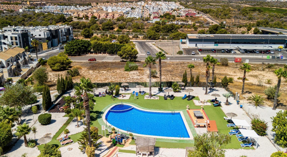 Bungalow · Resale ORIHUELA COSTA · Los Altos