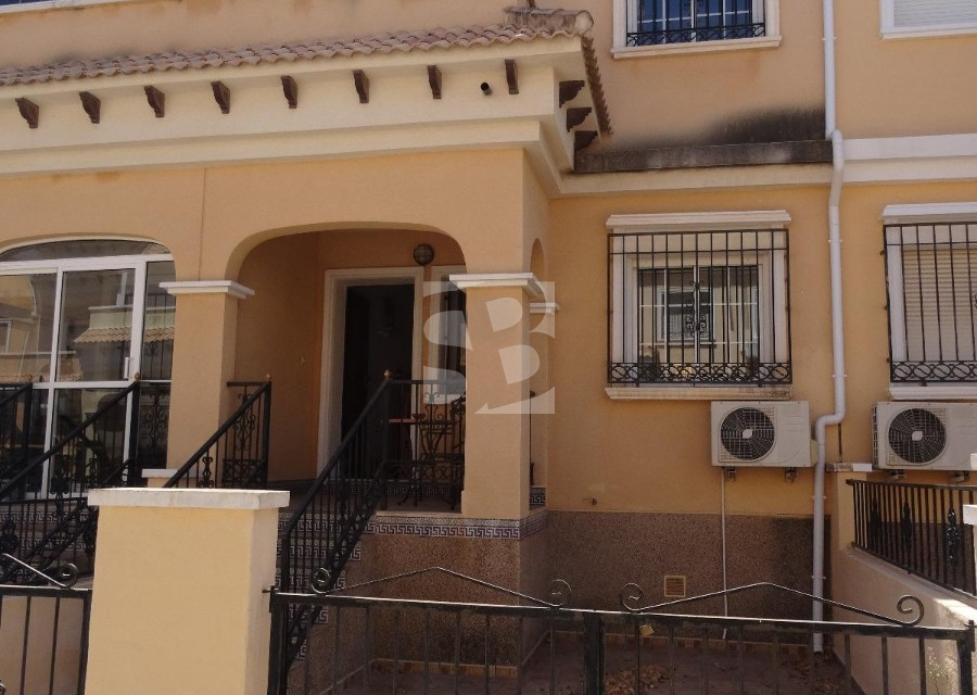 DOM RZĘDOWY · Odsprzedaż ORIHUELA COSTA · 
