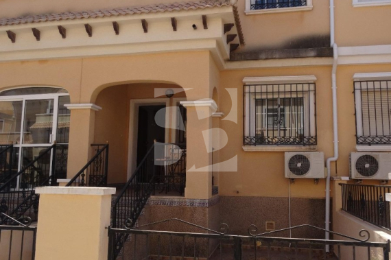 DOM RZĘDOWY - Odsprzedaż - ORIHUELA COSTA - 