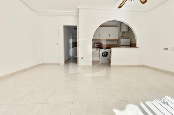 DOM RZĘDOWY - Odsprzedaż - TORREVIEJA - 