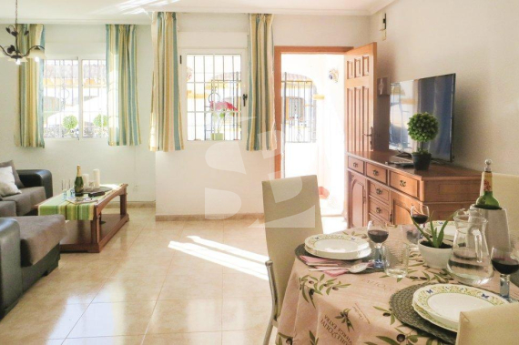 DOM RZĘDOWY - Odsprzedaż - TORREVIEJA - 