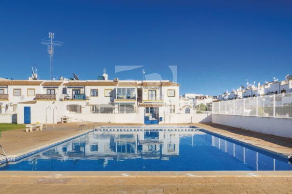 DOM RZĘDOWY - Odsprzedaż - TORREVIEJA - 