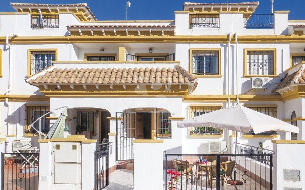 Смежный дом · Продажа TORREVIEJA · Зона Карефур