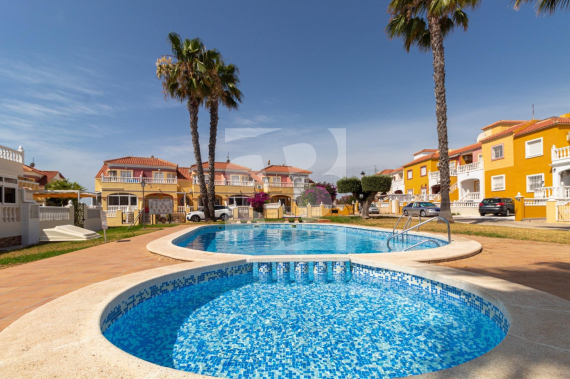 DOM RZĘDOWY - Odsprzedaż - ORIHUELA COSTA - 