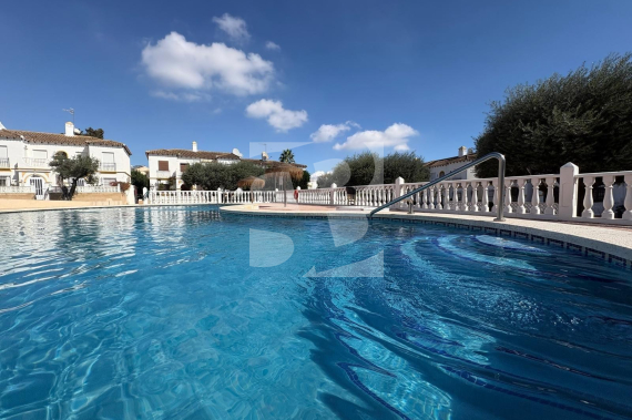 Bungalow - Odsprzedaż - ORIHUELA COSTA - 