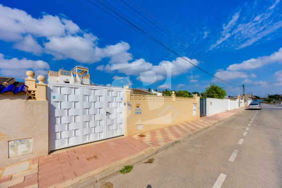 Villa - Resale - TORREVIEJA - La Siesta - El Chaparral - San Luis