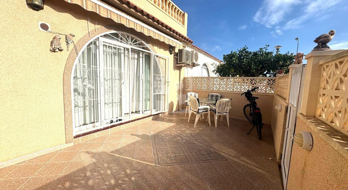 Смежный дом · Продажа TORREVIEJA · La Siesta - El Chaparral - San Luis