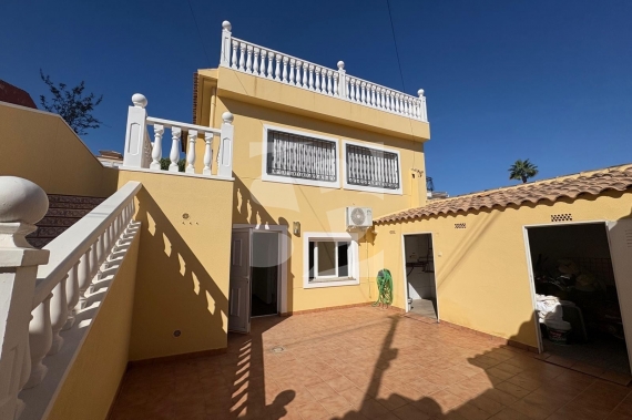 Villa - Resale - TORREVIEJA - Los Balcones