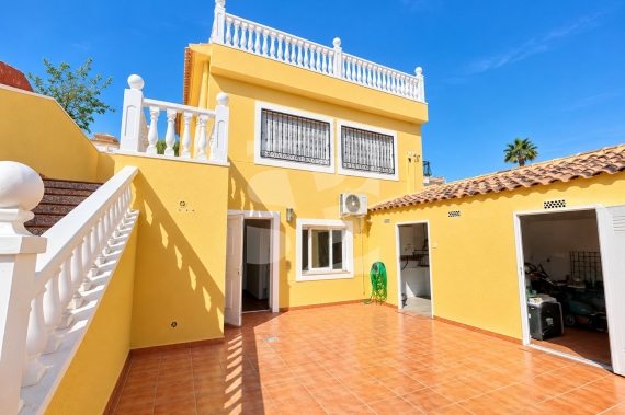 Вилла - Продажа - TORREVIEJA - Los Balcones