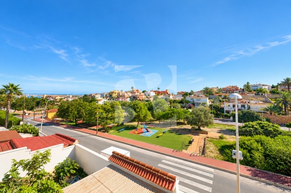 WILLA - Odsprzedaż - TORREVIEJA - 